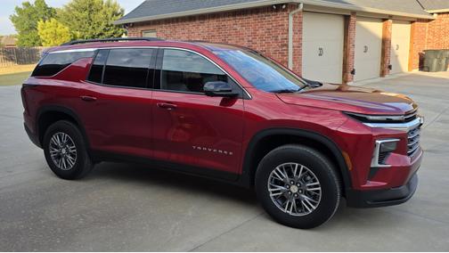2024 Chevrolet Traverse LT