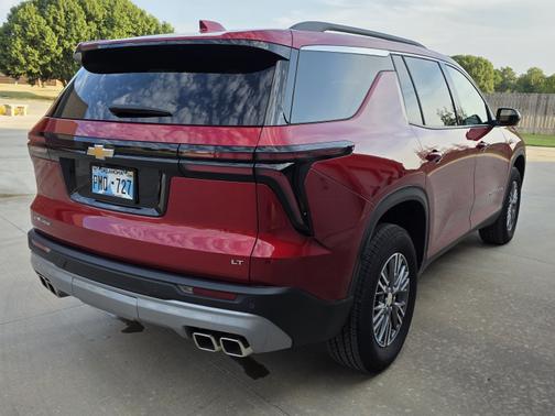 2024 Chevrolet Traverse LT