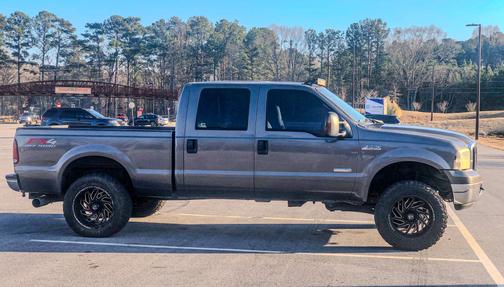 2006 Ford F-250 Lariat Crew Cab Super Duty