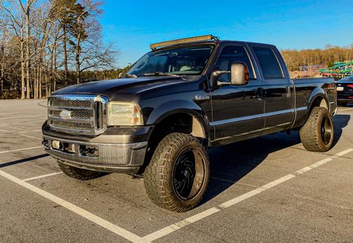 2006 Ford F-250 Lariat Crew Cab Super Duty