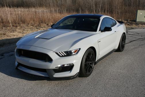2016 Ford Shelby GT350 Base