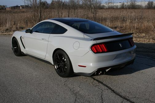 2016 Ford Shelby GT350 Base