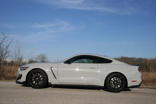 2016 Ford Shelby GT350 Base