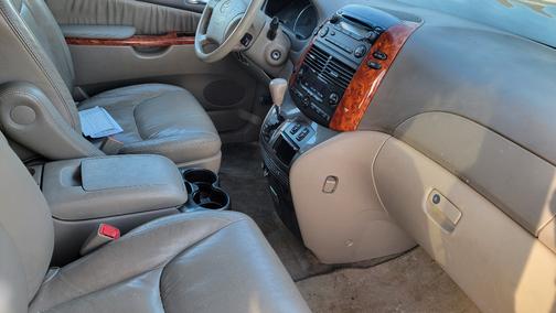 2010 Toyota Sienna XLE