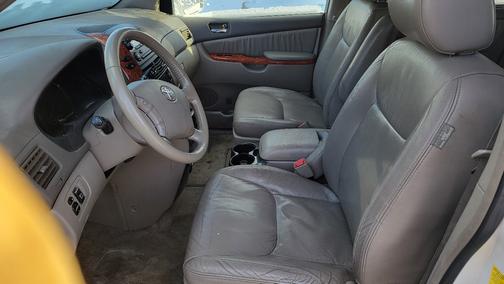 2010 Toyota Sienna XLE