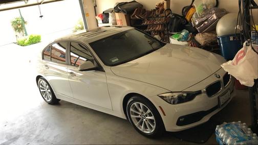 White 2017 BMW 320 i