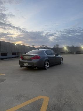 Gray 2015 INFINITI Q40 Base