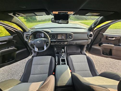 2020 Toyota Tacoma TRD Sport