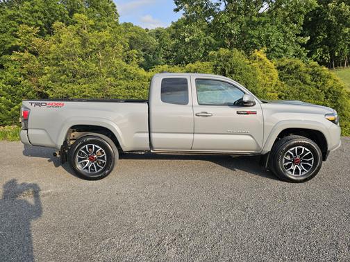 2020 Toyota Tacoma TRD Sport