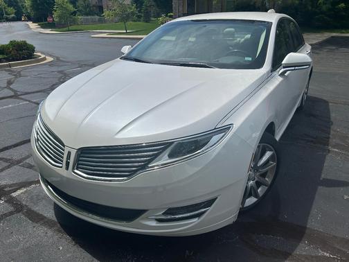 White 2016 Lincoln MKZ Base
