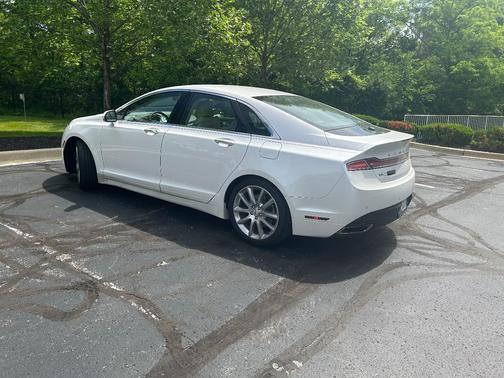 White 2016 Lincoln MKZ Base