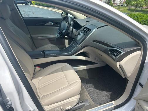 White 2016 Lincoln MKZ Base