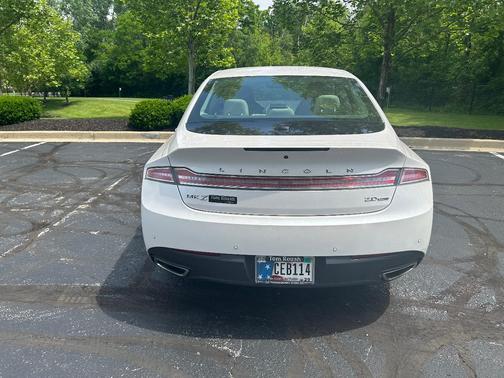 White 2016 Lincoln MKZ Base