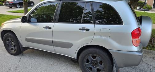 Silver 2002 Toyota RAV4 Base