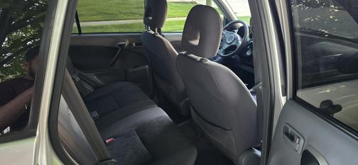 Silver 2002 Toyota RAV4 Base