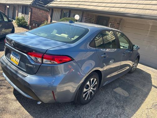 2022 Toyota Corolla Hybrid LE