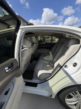 White 2012 INFINITI G37 Journey