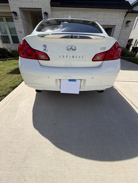 White 2012 INFINITI G37 Journey