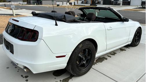 2014 Ford Mustang V6