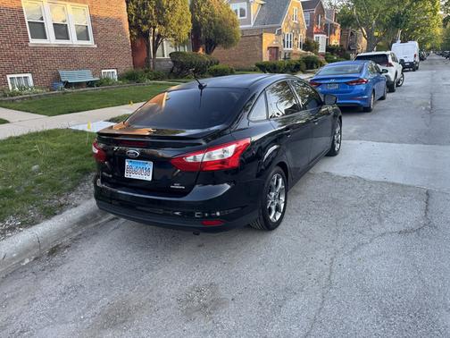 Black 2014 Ford Focus SE
