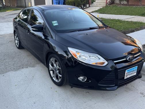 Black 2014 Ford Focus SE