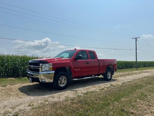 Red 2008 Chevrolet Silverado 2500 LT1 H/D Extended Cab