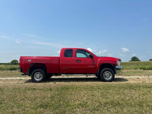 Red 2008 Chevrolet Silverado 2500 LT1 H/D Extended Cab