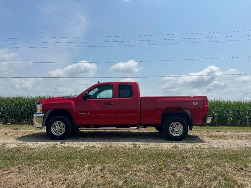 Red 2008 Chevrolet Silverado 2500 LT1 H/D Extended Cab