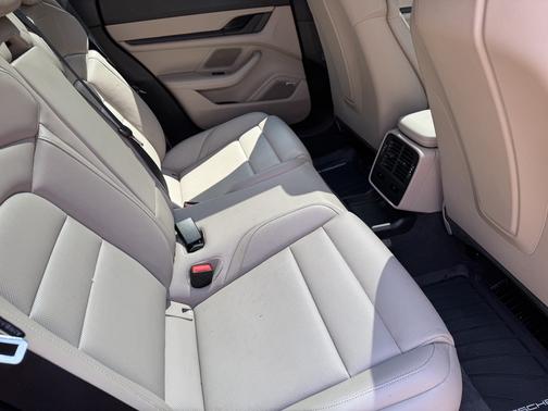 2022 Porsche Taycan Taycan