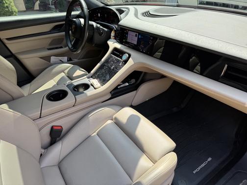 2022 Porsche Taycan Taycan