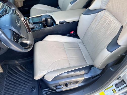 2020 Lexus ES 300h Luxury