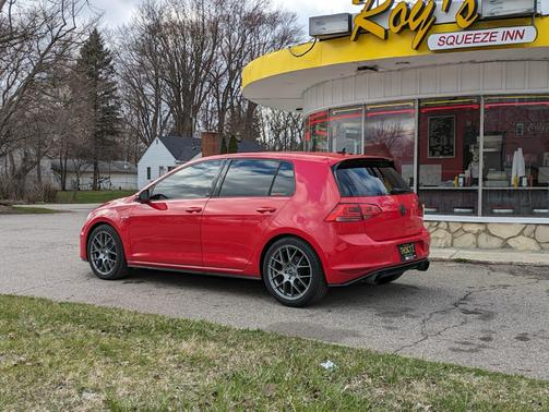 2015 Volkswagen Golf GTI 2.0T S 4-Door
