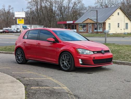 2015 Volkswagen Golf GTI 2.0T S 4-Door