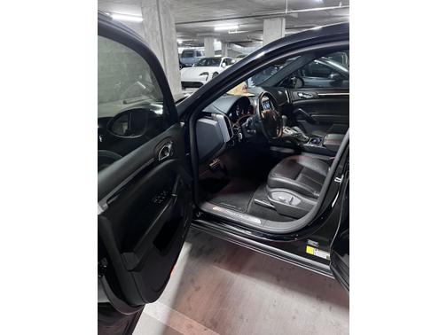 Photo 4 of 20 of 2014 Porsche Cayenne Hybrid S