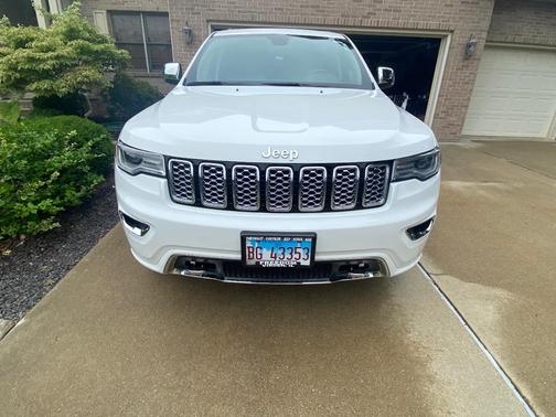 White 2019 Jeep Grand Cherokee Overland