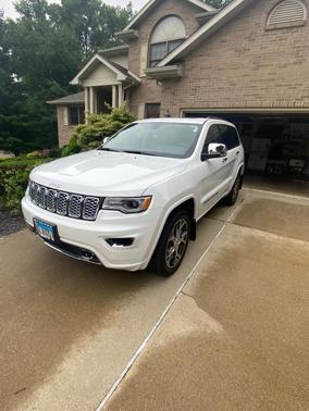 White 2019 Jeep Grand Cherokee Overland