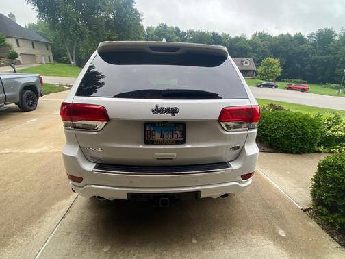 White 2019 Jeep Grand Cherokee Overland