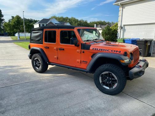 Orange 2018 Jeep Wrangler Unlimited Rubicon