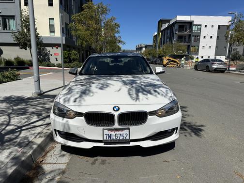 White 2015 BMW 320 i