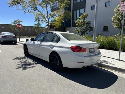 White 2015 BMW 320 i