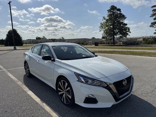 2020 Nissan Altima 2.0 SR