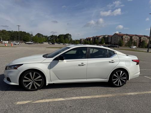 2020 Nissan Altima 2.0 SR