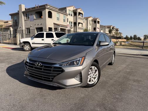 Silver 2020 Hyundai ELANTRA SE