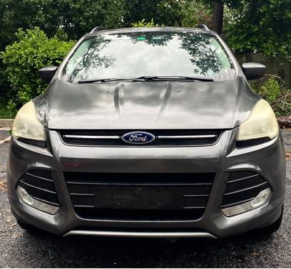 Gray 2015 Ford Escape SE