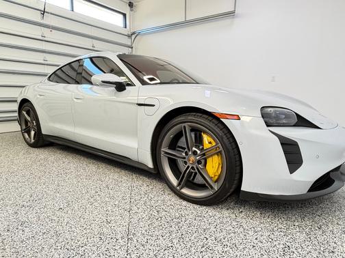 2022 Porsche Taycan Taycan Turbo S