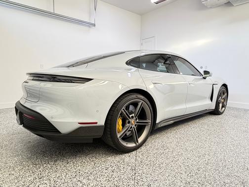 2022 Porsche Taycan Taycan Turbo S