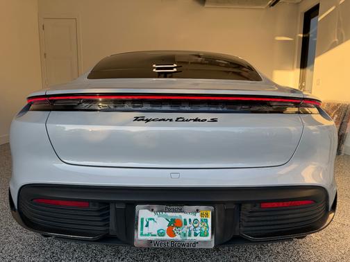 2022 Porsche Taycan Taycan Turbo S