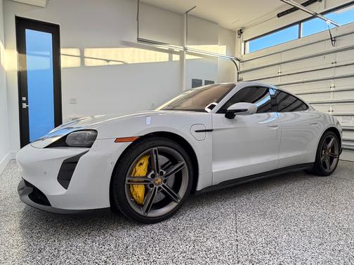2022 Porsche Taycan Taycan Turbo S
