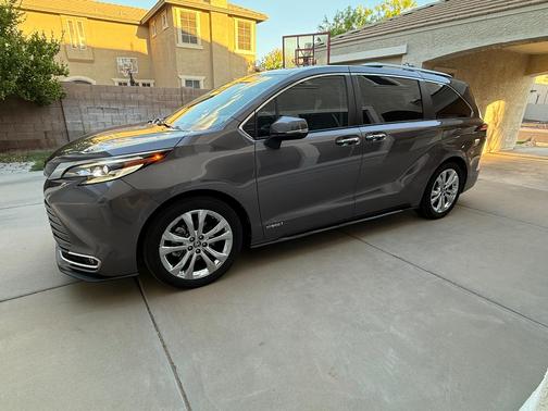 Gray 2021 Toyota Sienna Platinum 7 Passenger