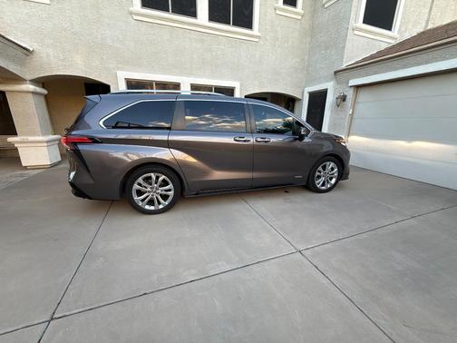 Gray 2021 Toyota Sienna Platinum 7 Passenger